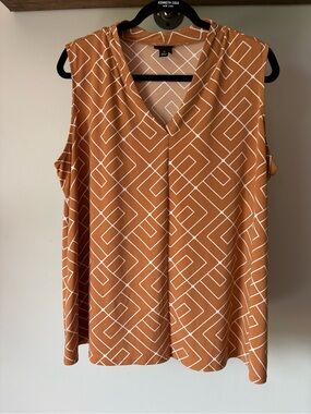 Worthington Rust Geometric V-Neck Sleeveless Top